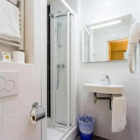 Double Touristique Hotel